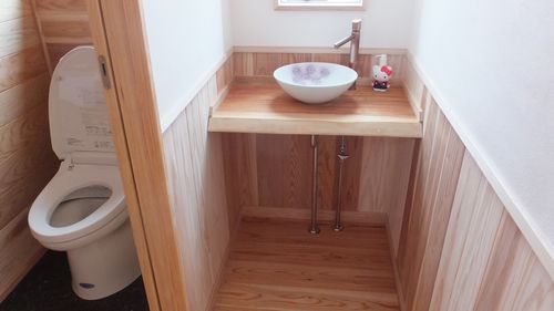 自然素材の家　トイレ